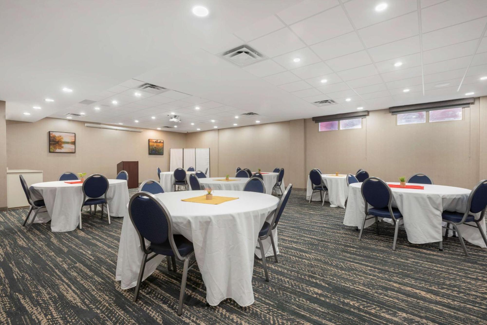 Best Western Premier Executive Residency Медисин-Хат Экстерьер фото