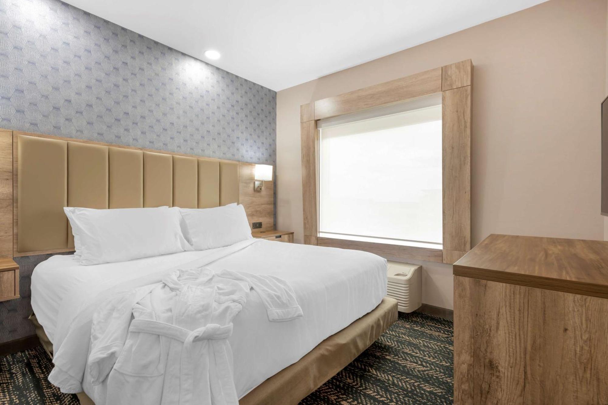 Best Western Premier Executive Residency Медисин-Хат Экстерьер фото